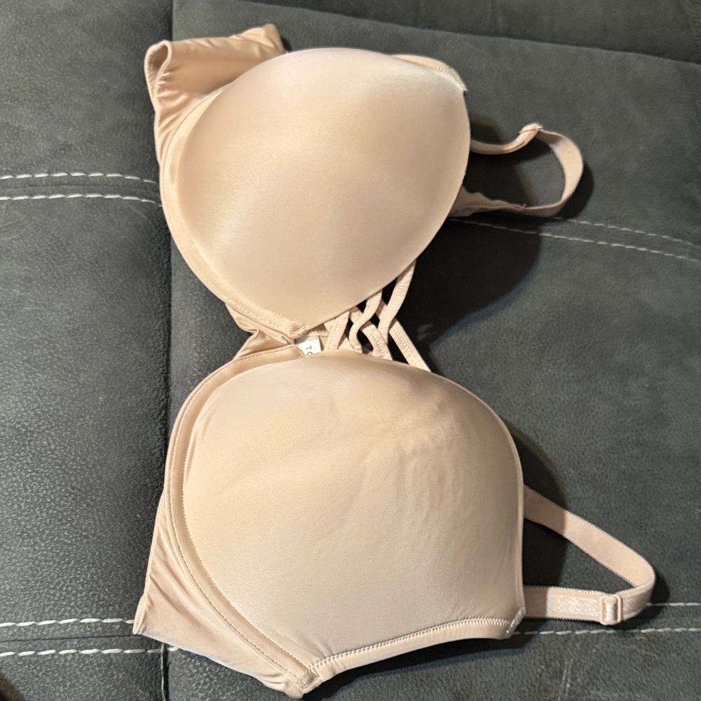 Torrid wired bra in nude. Size 42D -
